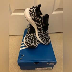 Adidas Women’s Swift Run Athletic Sneaker Leopard Black/White